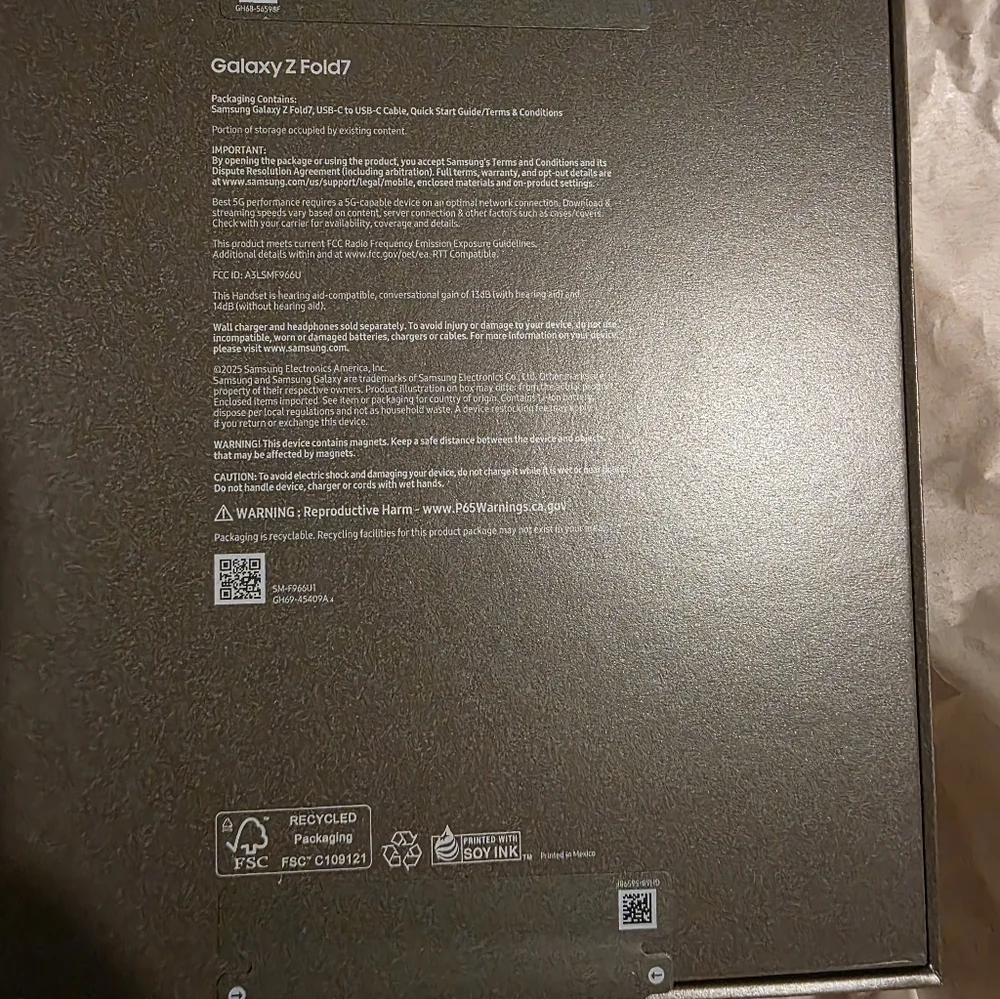 Samsung Jet Black Packaging with White Details